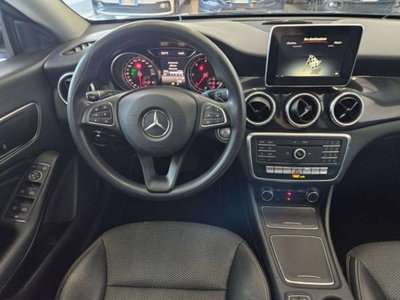 Mercedes-Benz CLA Shooting Brake 180 d Premium (11)