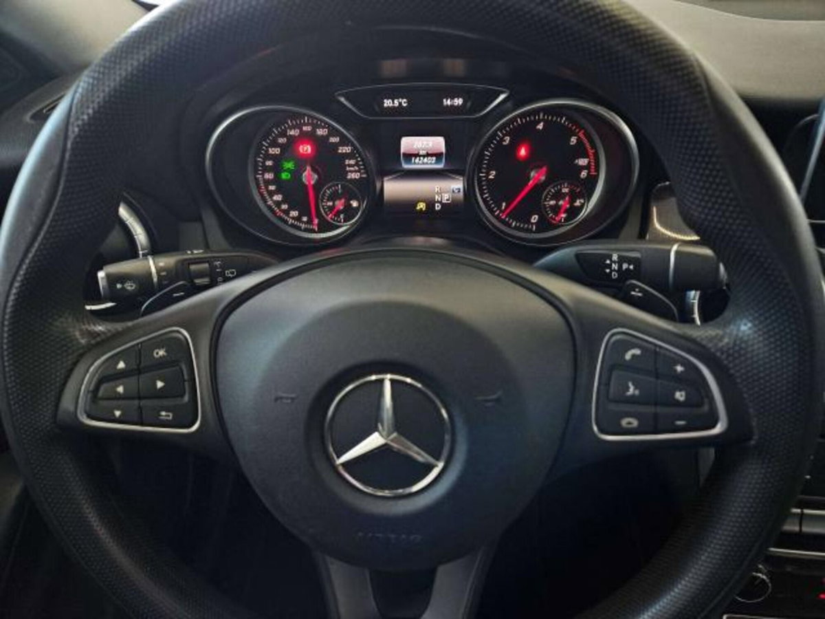 Mercedes-Benz CLA Shooting Brake 180 d Premium (13)