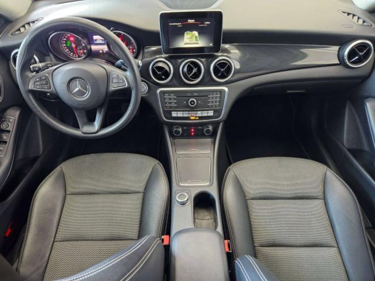 Mercedes-Benz CLA Shooting Brake 180 d Premium (8)