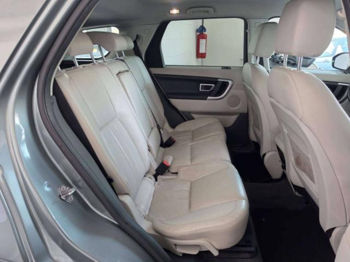Land Rover Discovery Sport 2.0 TD4 150 CV HSE Luxury (13)