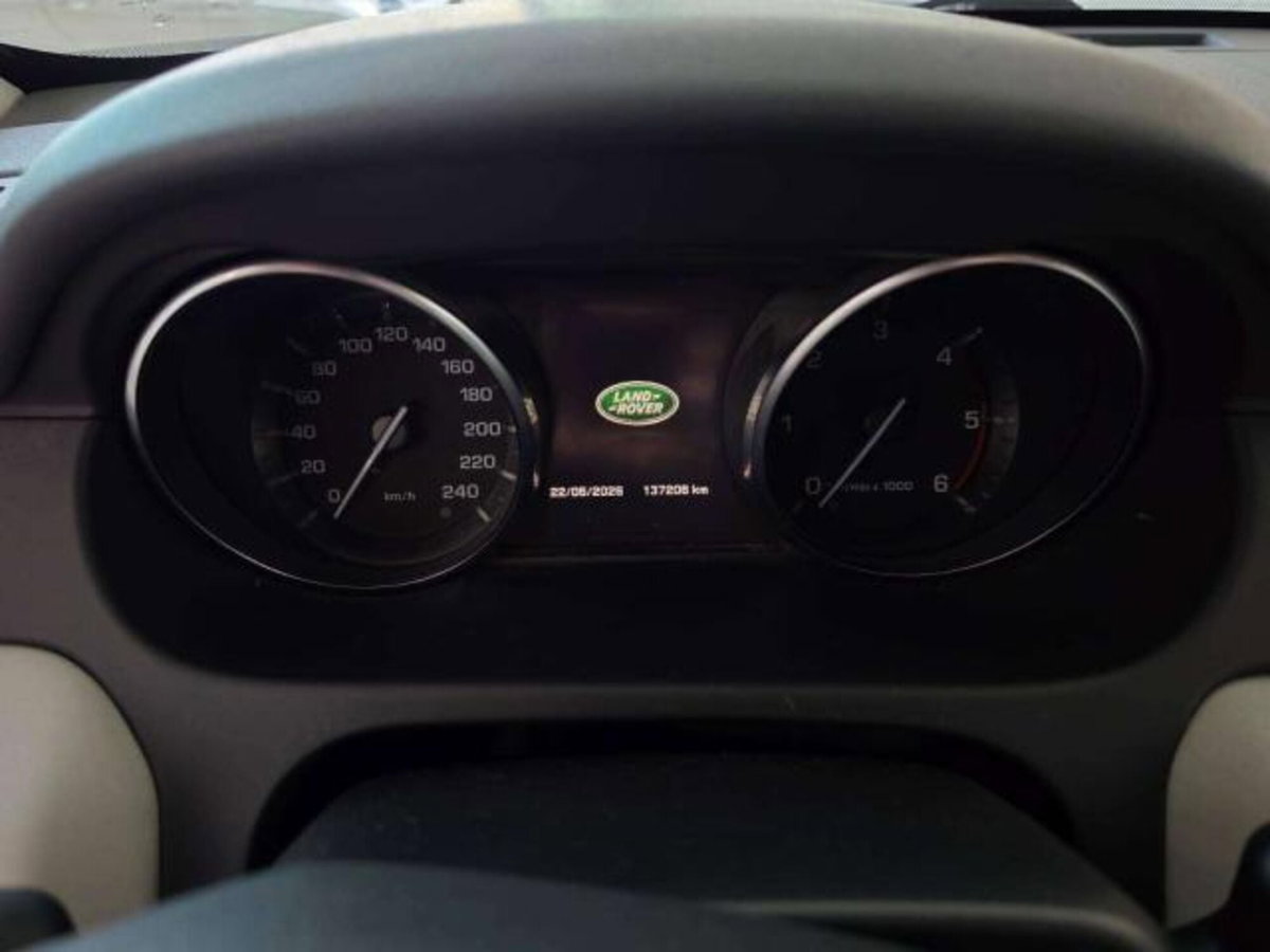Land Rover Discovery Sport 2.0 TD4 150 CV HSE Luxury (15)