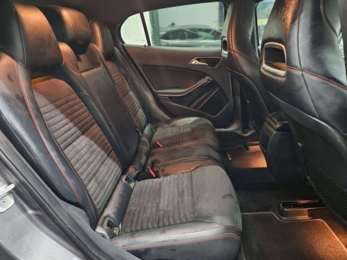 Mercedes-Benz GLA SUV 250 Premium (11)