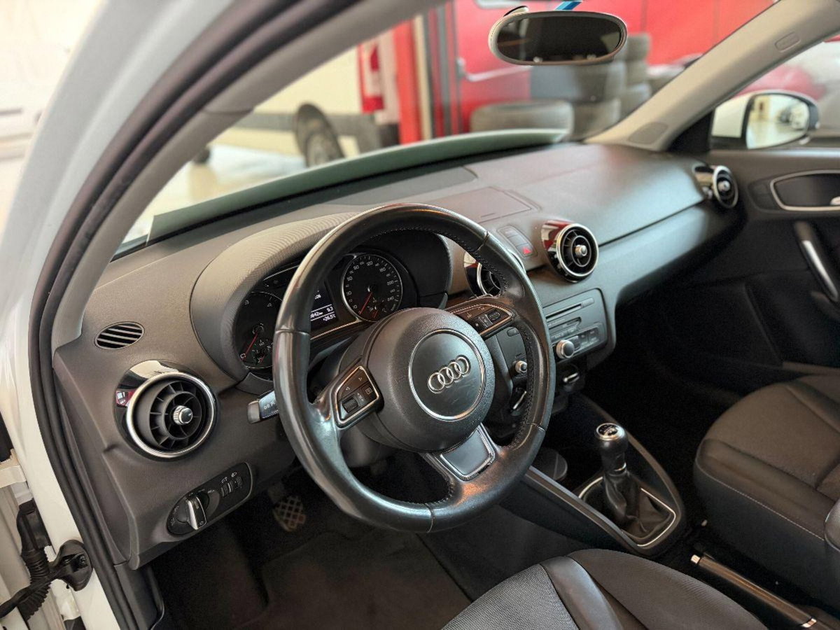 Audi A1 Sportback 1.6 TDI Admired (6)