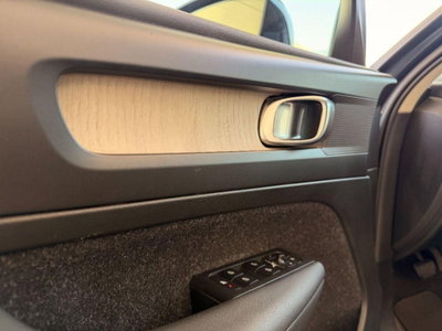 Volvo XC40 D3 AWD Geartronic Inscription (14)