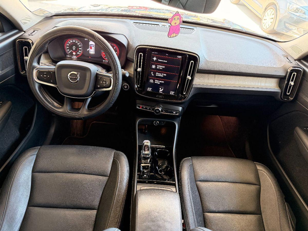 Volvo XC40 D3 AWD Geartronic Inscription (9)