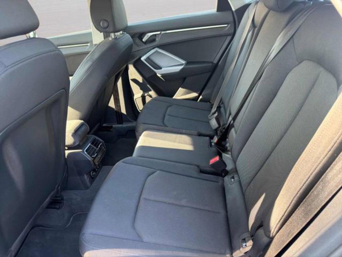 Audi Q3 Sportback 45 TFSI e S tronic Business Plus (10)