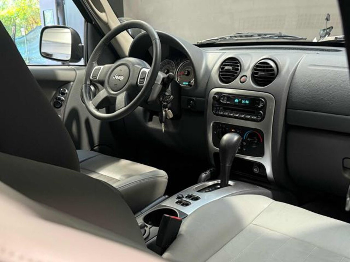 Jeep Cherokee 3.7 V6 Limited (16)