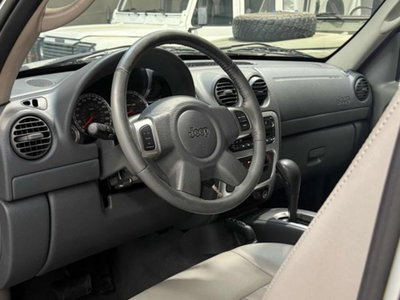 Jeep Cherokee 3.7 V6 Limited (9)
