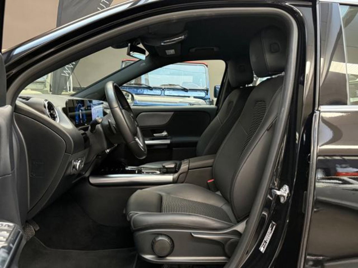 Mercedes-Benz GLA SUV 180 d Business Extra auto (8)