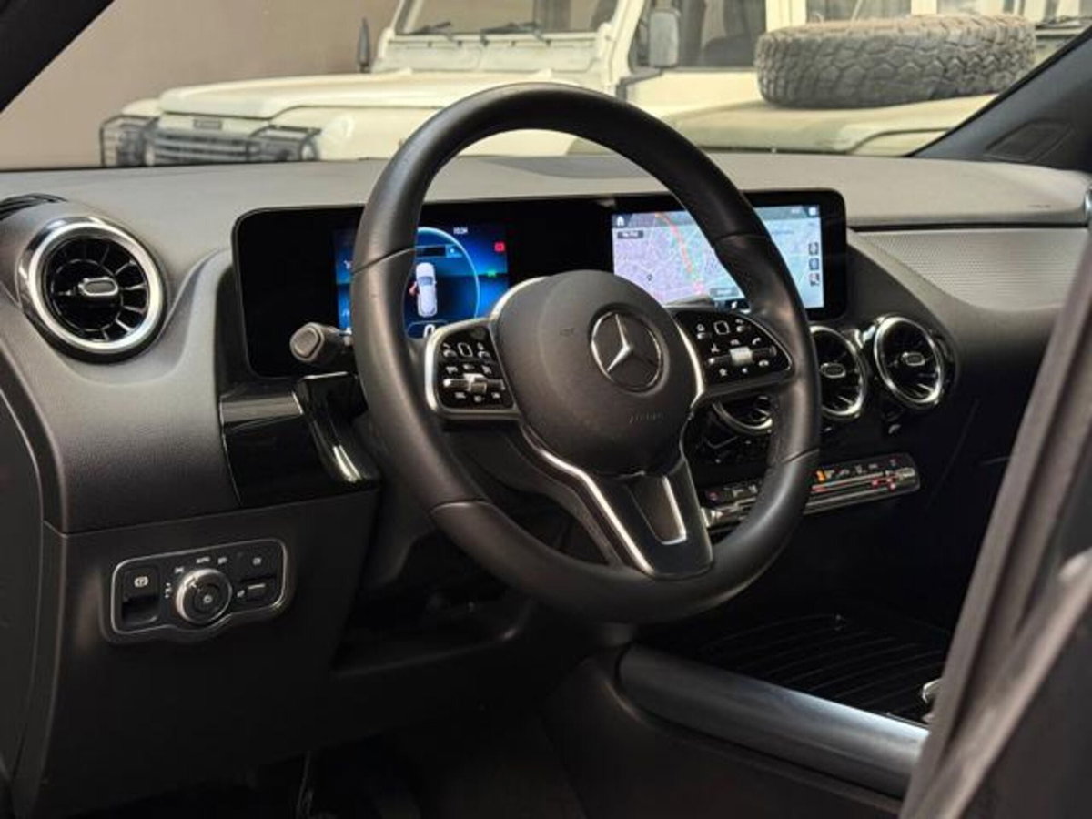 Mercedes-Benz GLA SUV 180 d Business Extra auto (9)