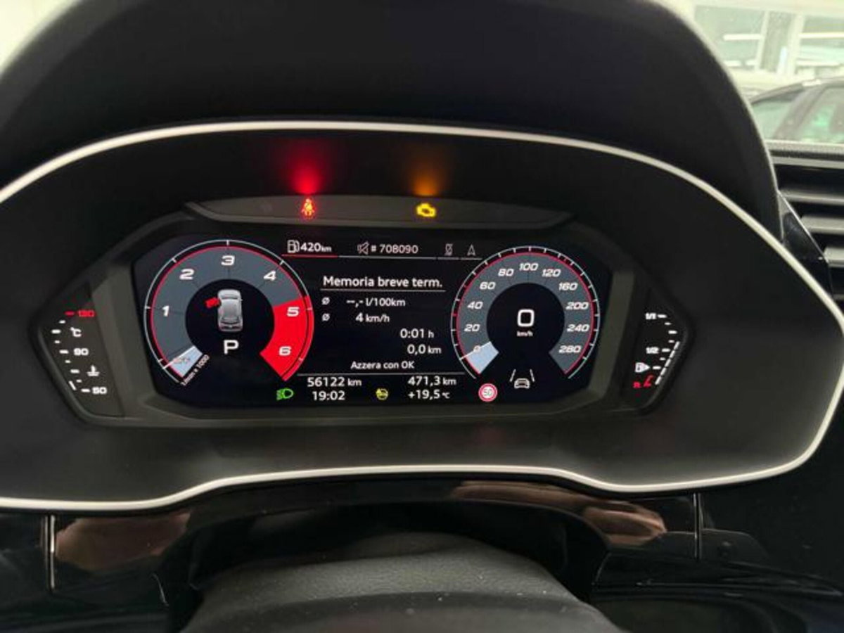 Audi Q3 35 TDI quattro S tronic Business (12)