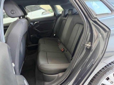 Audi A3 Sportback 30 g-tron S tronic Business (6)