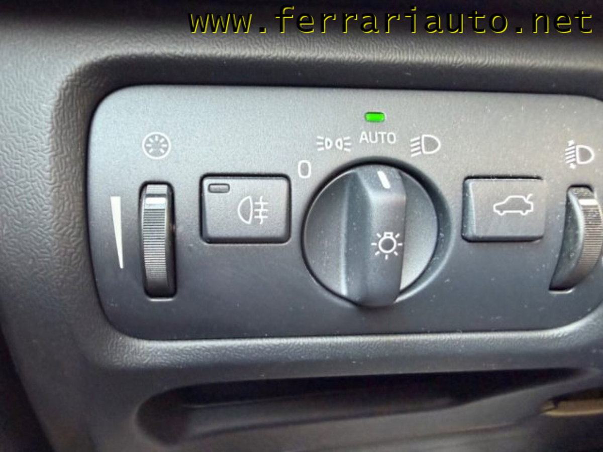 Volvo V40 D2 Geartronic Momentum (18)