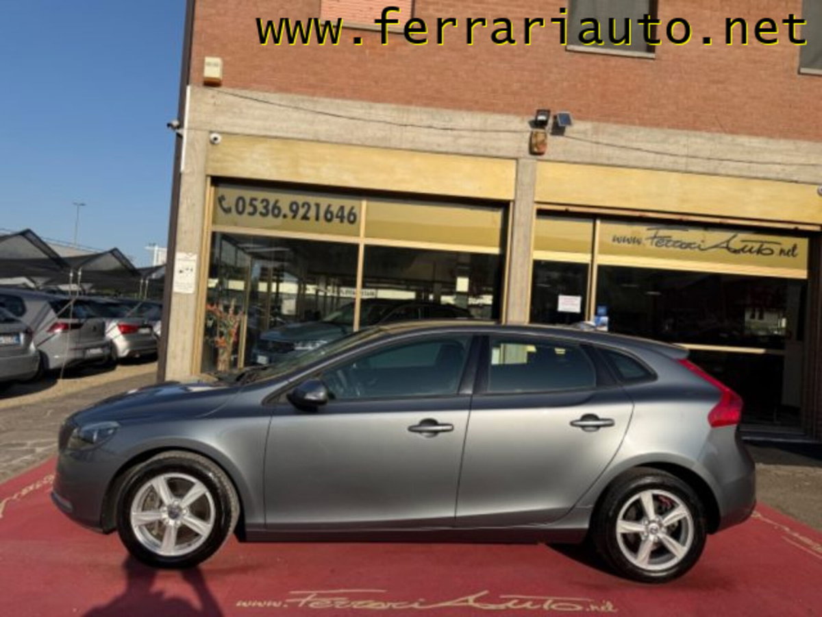 Volvo V40 D2 Geartronic Momentum (5)
