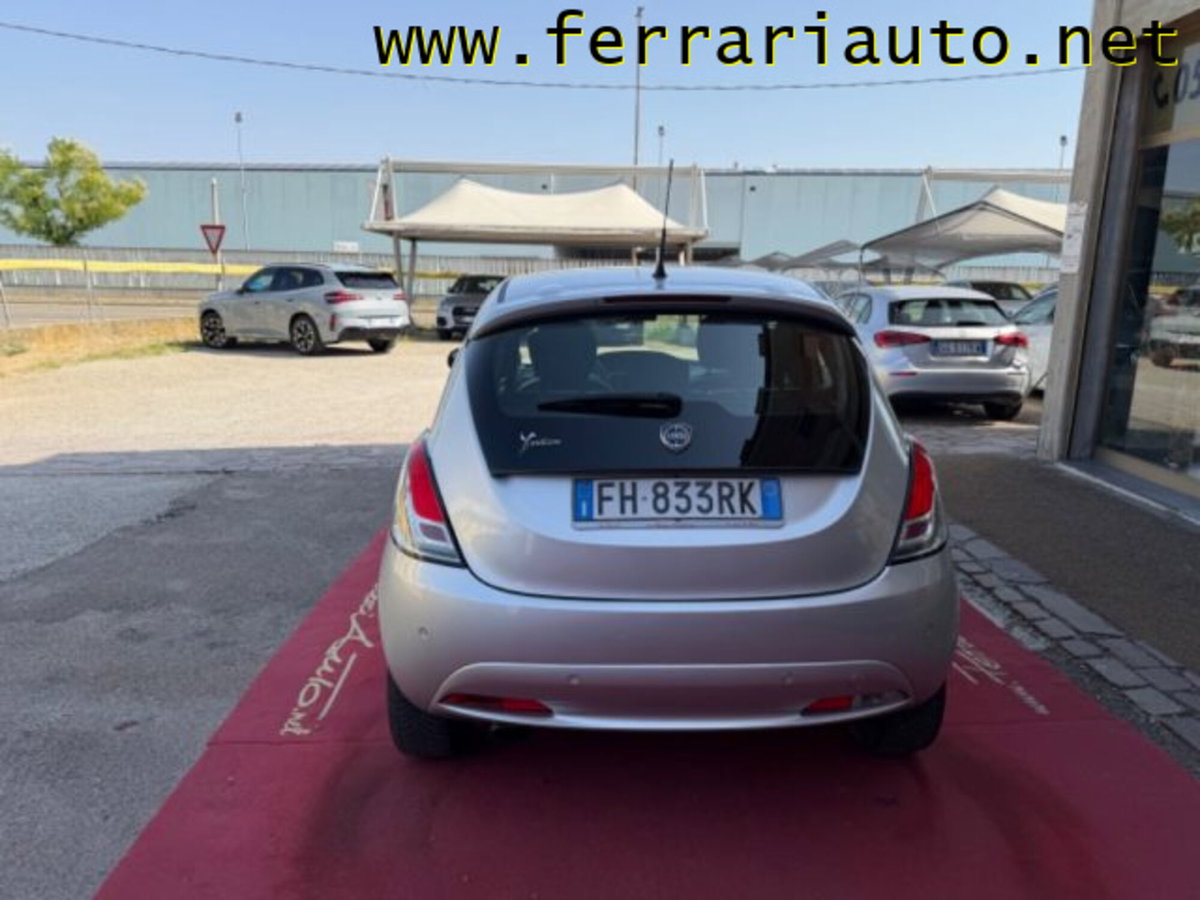 Lancia Ypsilon 1.2 69 CV 5 porte Gold (14)
