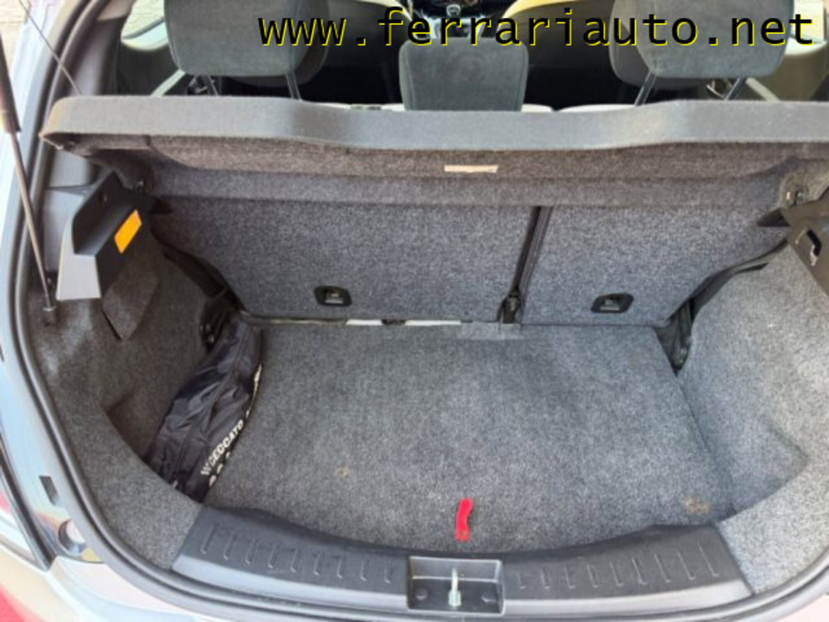 Lancia Ypsilon 1.2 69 CV 5 porte Gold (19)