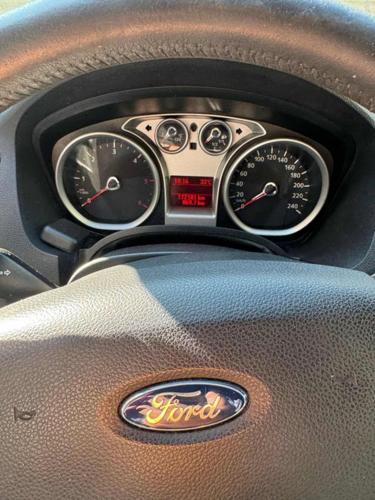 Ford Kuga 2.0 TDCi 140 CV 2WD DPF (5)