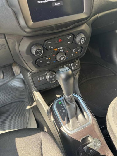 Jeep Renegade 1.3 T4 190CV PHEV 4xe AT6 Limited (10)