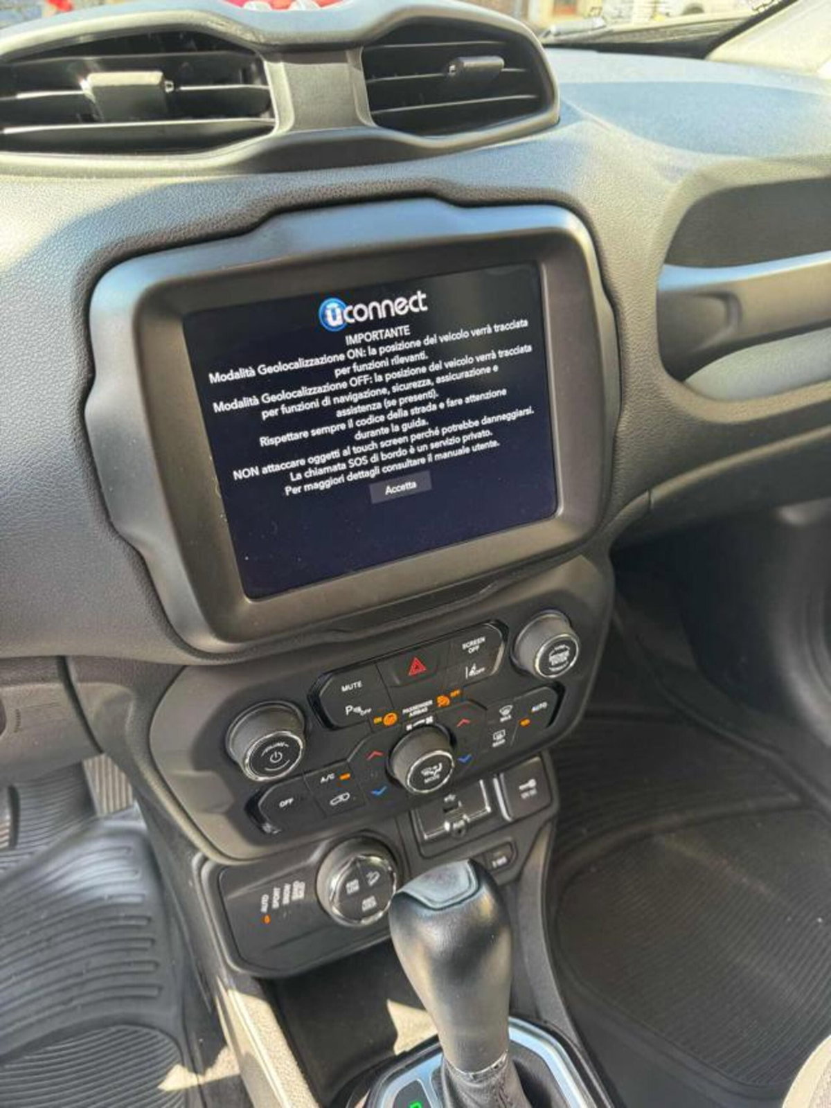 Jeep Renegade 1.3 T4 190CV PHEV 4xe AT6 Limited (6)