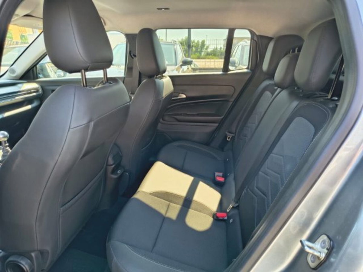 Jeep Avenger 1.2 turbo Summit fwd 100cv (11)