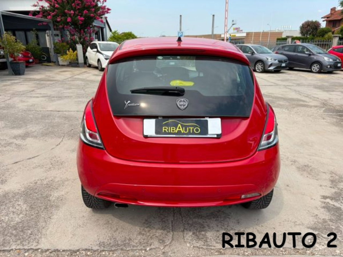 Lancia Ypsilon 1.2 69 CV 5 porte GPL Ecochic Gold (15)