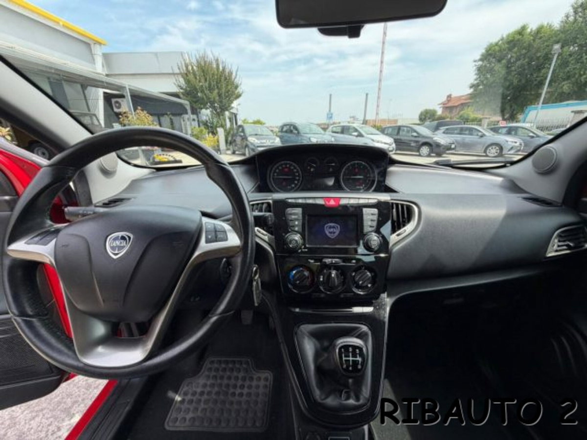 Lancia Ypsilon 1.2 69 CV 5 porte GPL Ecochic Gold (18)