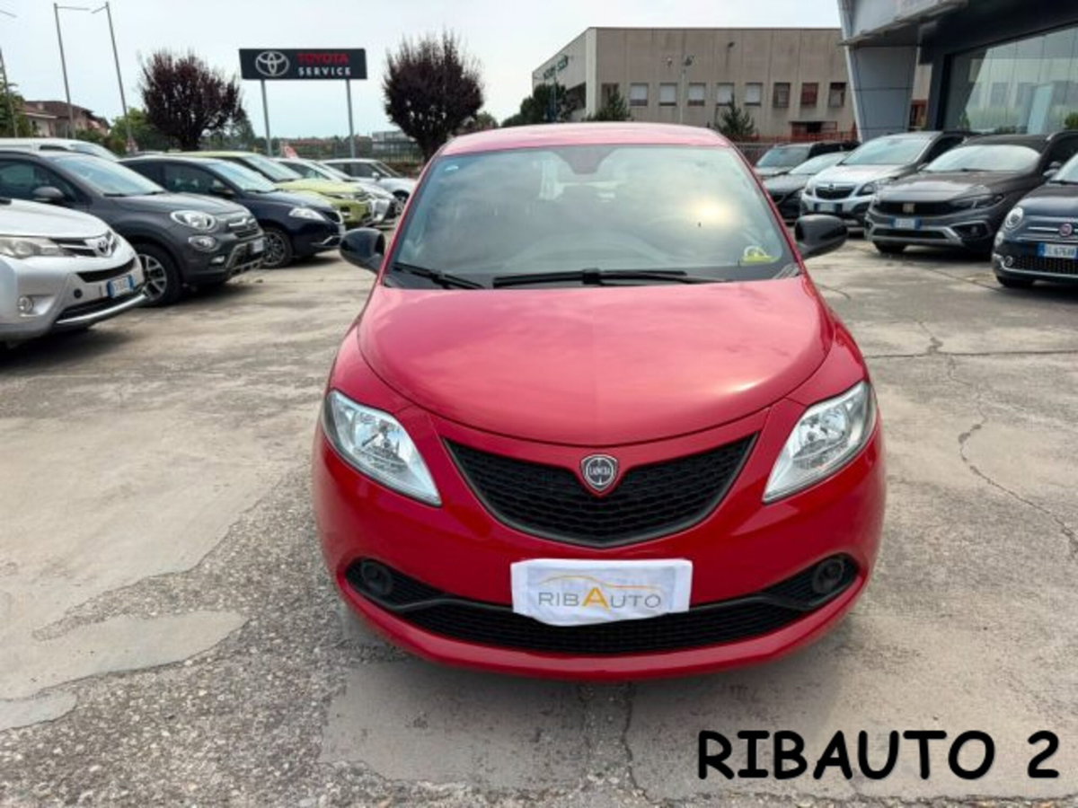 Lancia Ypsilon 1.2 69 CV 5 porte GPL Ecochic Gold (3)
