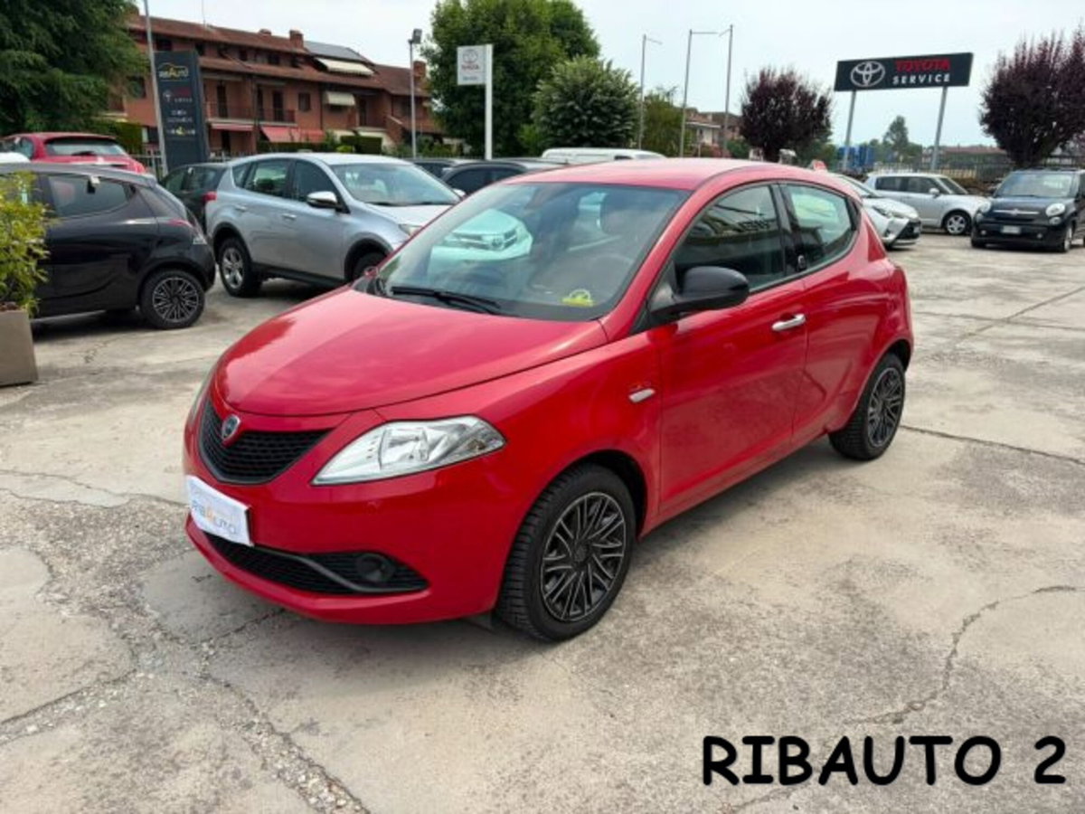 Lancia Ypsilon 1.2 69 CV 5 porte GPL Ecochic Gold (5)