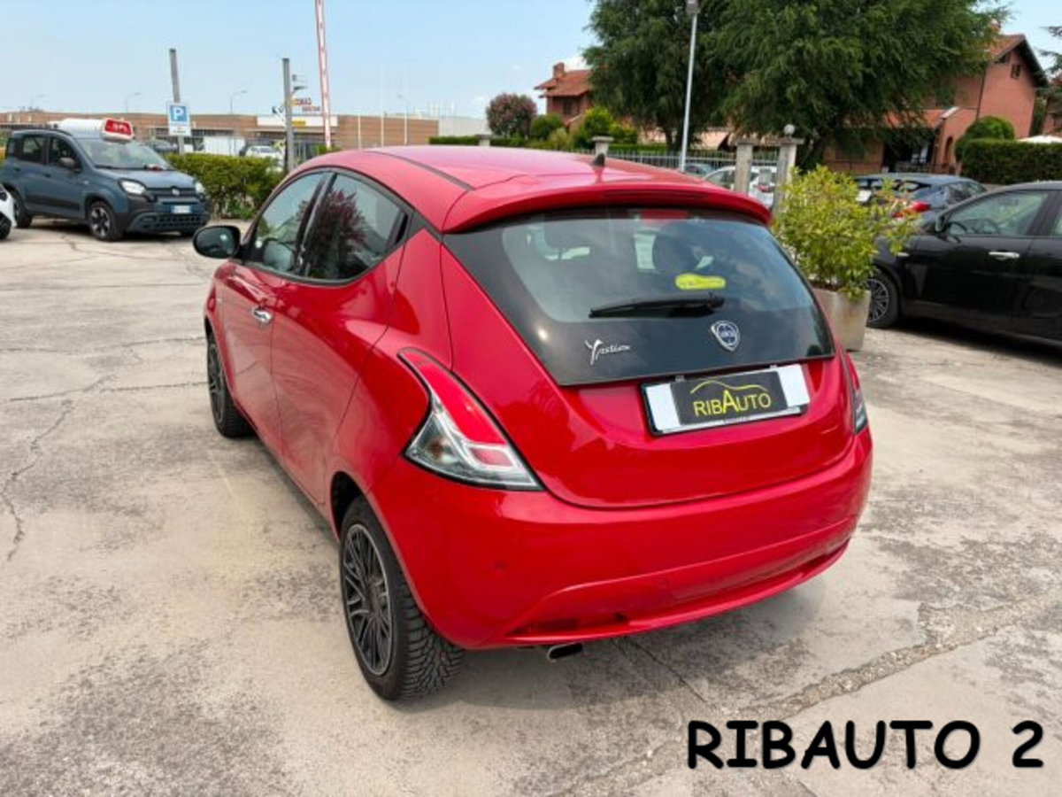 Lancia Ypsilon 1.2 69 CV 5 porte GPL Ecochic Gold (9)