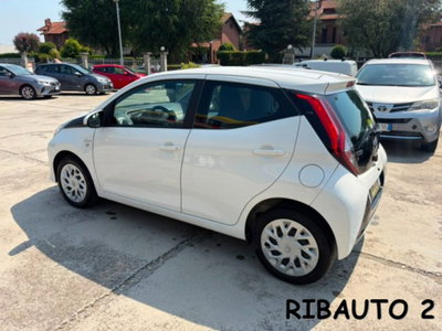 Toyota Aygo 1.0 VVT-i 69 CV 5 porte x-clusiv (16)