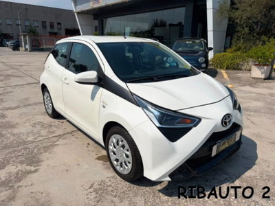 Toyota Aygo 1.0 VVT-i 69 CV 5 porte x-clusiv (4)