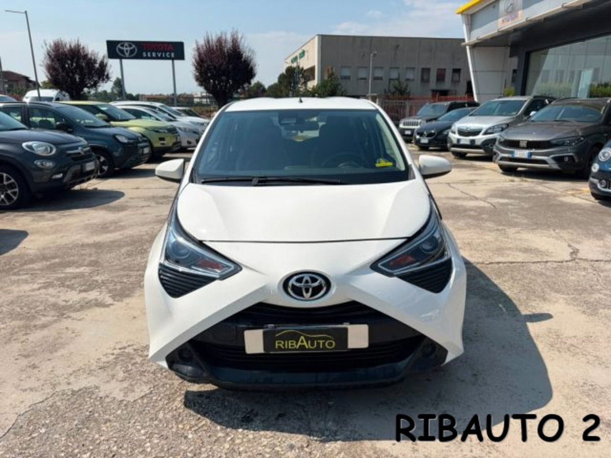 Toyota Aygo 1.0 VVT-i 69 CV 5 porte x-clusiv (5)