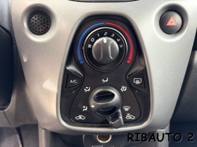Toyota Aygo 1.0 VVT-i 69 CV 5 porte x-clusiv (7)