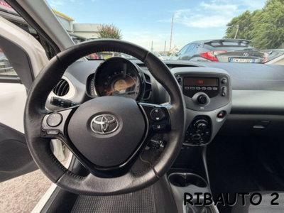 Toyota Aygo 1.0 VVT-i 69 CV 5 porte x-clusiv (8)