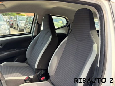 Toyota Aygo 1.0 VVT-i 69 CV 5 porte x-clusiv (9)