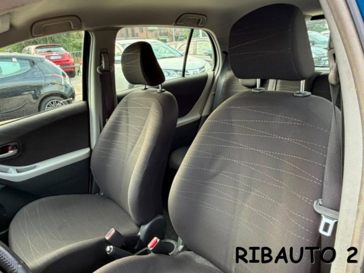 Toyota Yaris 1.0 5 porte Luxury pack (17)