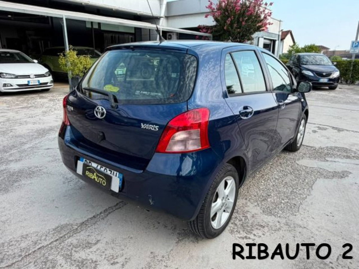 Toyota Yaris 1.0 5 porte Luxury pack (19)