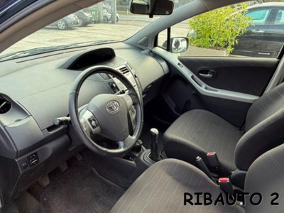 Toyota Yaris 1.0 5 porte Luxury pack (3)