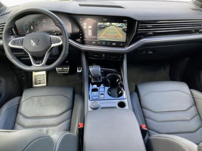 Volkswagen Touareg 3.0 V6 tdi scr R-Line Final Edition 231cv auto (10)