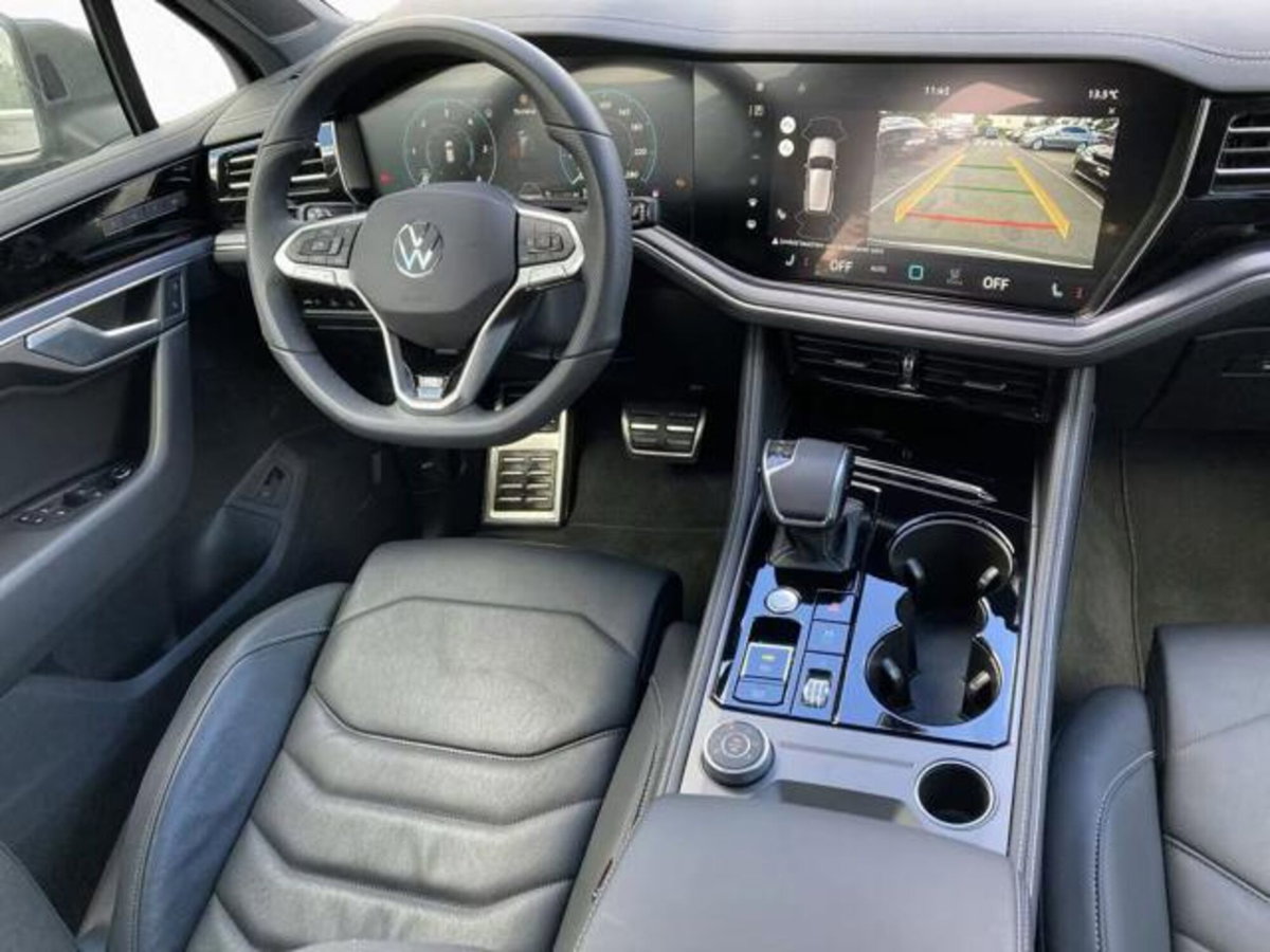 Volkswagen Touareg 3.0 V6 tdi scr R-Line Final Edition 231cv auto (11)