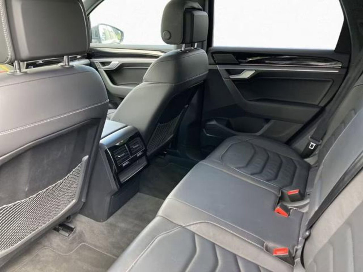 Volkswagen Touareg 3.0 V6 tdi scr R-Line Final Edition 231cv auto (9)