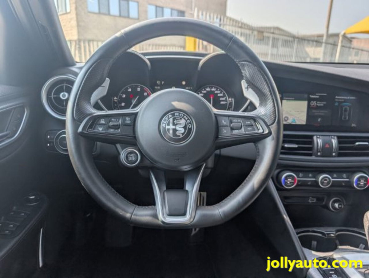 Alfa Romeo Giulia 2.0 Turbo 280 CV AT8 AWD Q4 Veloce (11)
