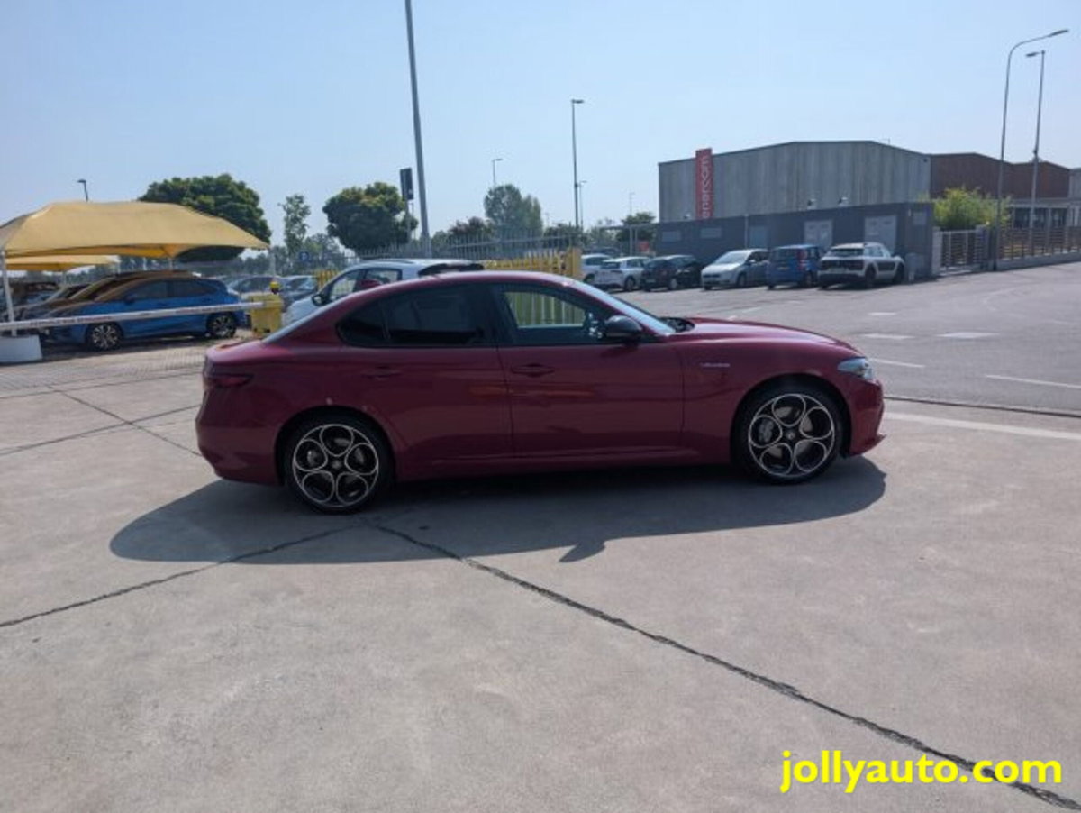 Alfa Romeo Giulia 2.0 Turbo 280 CV AT8 AWD Q4 Veloce (4)