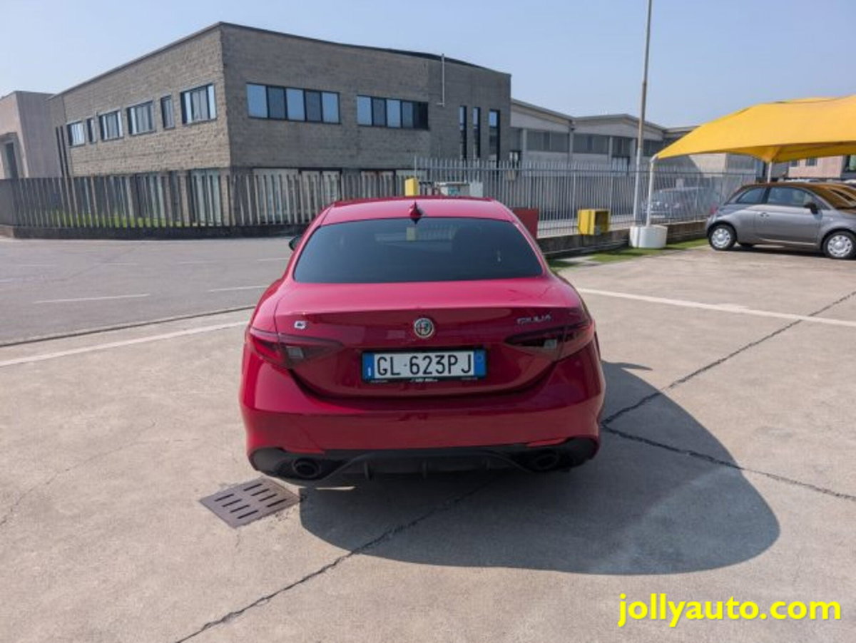 Alfa Romeo Giulia 2.0 Turbo 280 CV AT8 AWD Q4 Veloce (6)