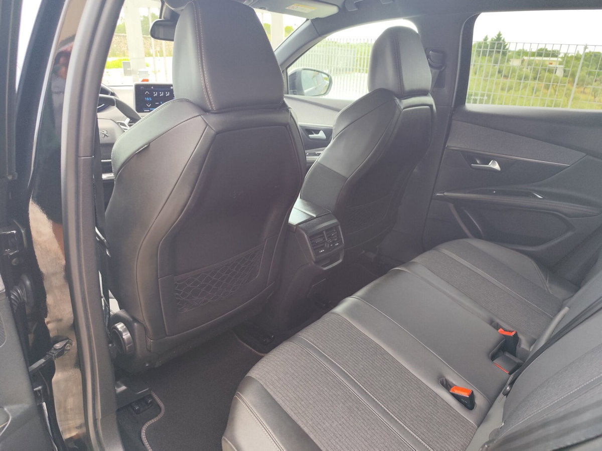 Peugeot 3008 BlueHDi 130 S&S EAT8 GT Line (20)