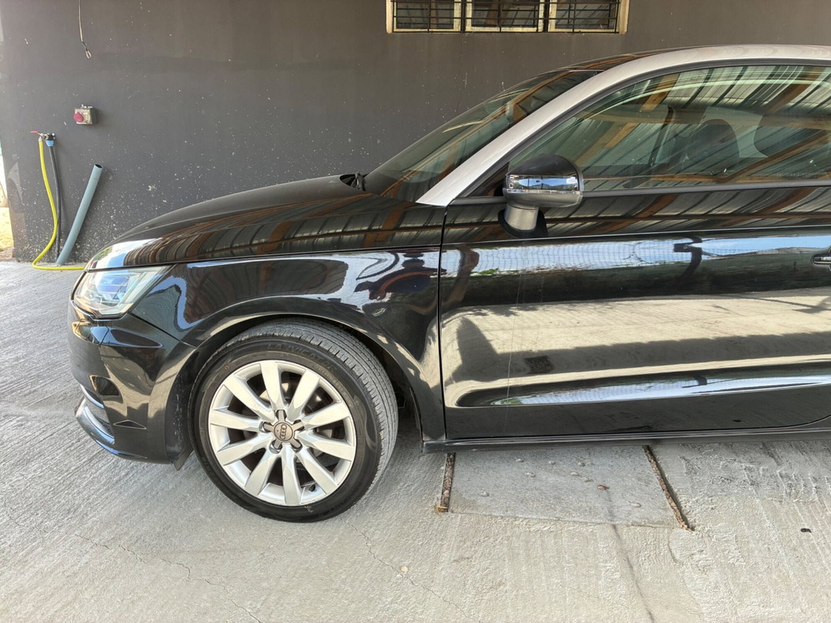 Audi A1 1.4 TDI S tronic Metal plus (5)