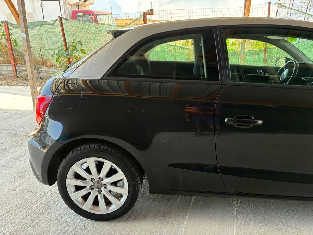 Audi A1 1.4 TDI S tronic Metal plus (7)