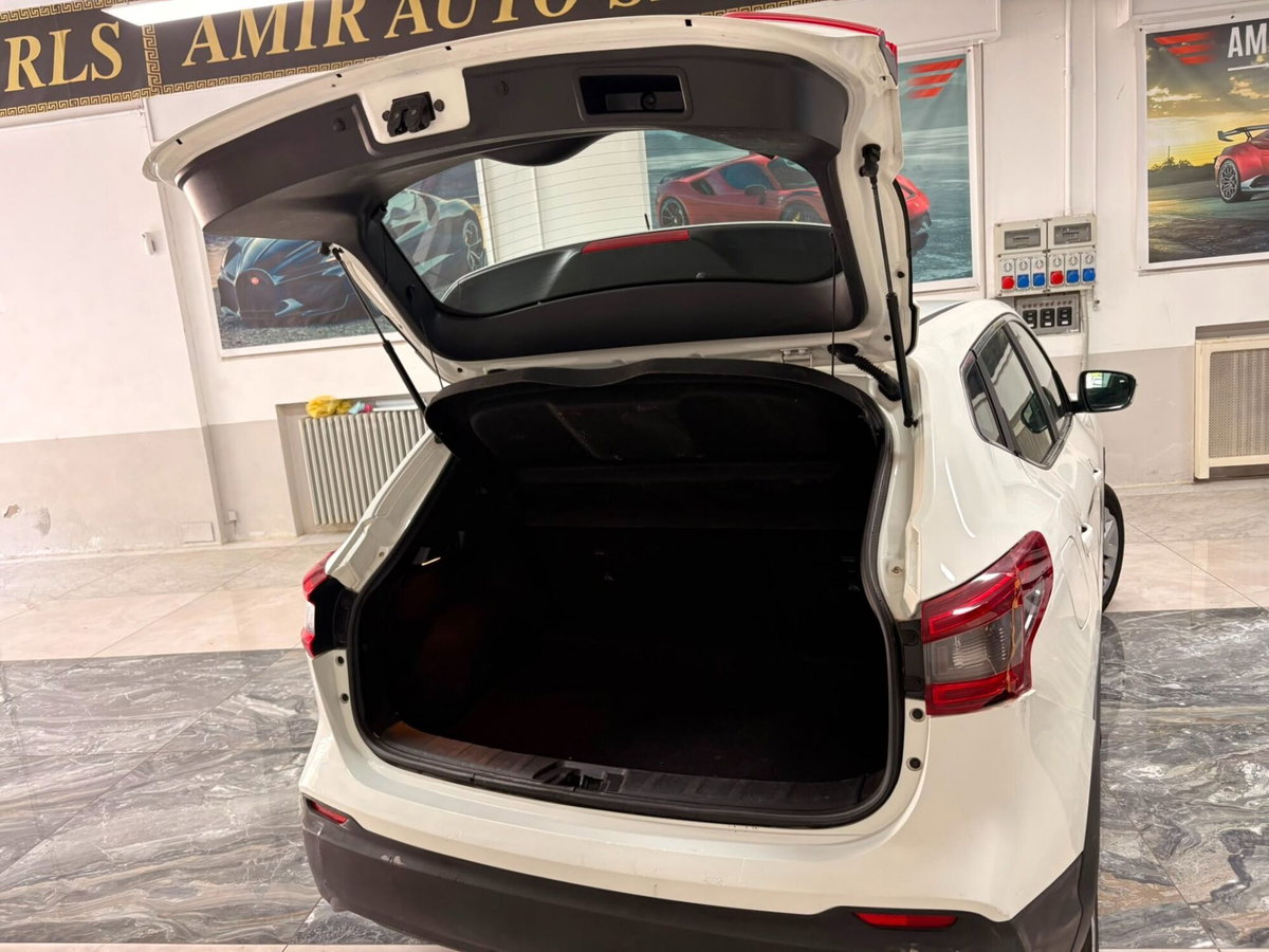 Nissan Qashqai 1.5 dCi Tekna (10)