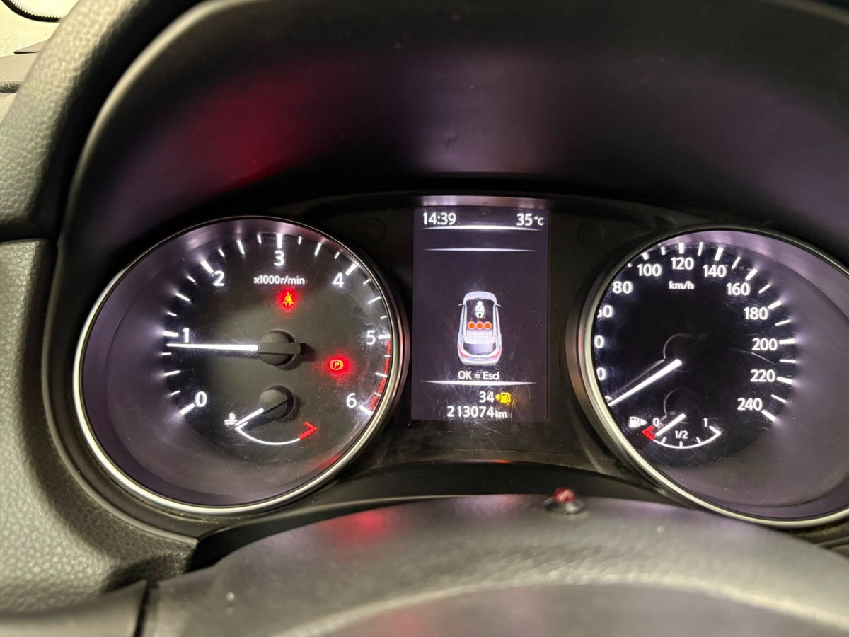 Nissan Qashqai 1.5 dCi Tekna (17)