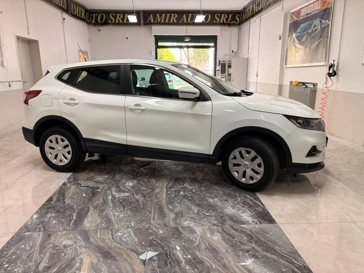 Nissan Qashqai 1.5 dCi Tekna (2)